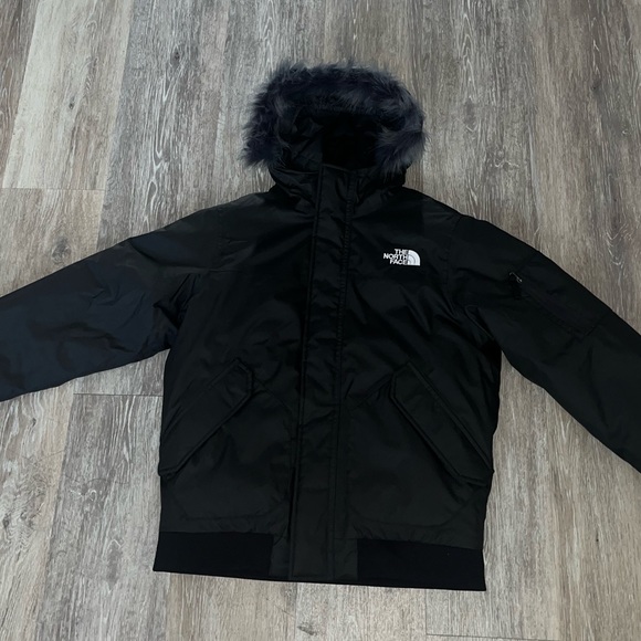 SOLD ON Ⓜ️ North face jacket - Picture 2 of 10